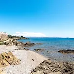 Sea View & Spa Suite: 3Min Beach