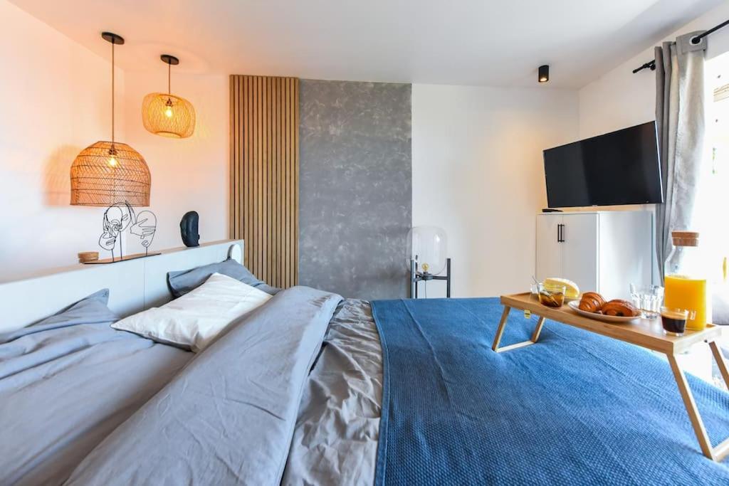 Sea View & Suite: 3min Appartement